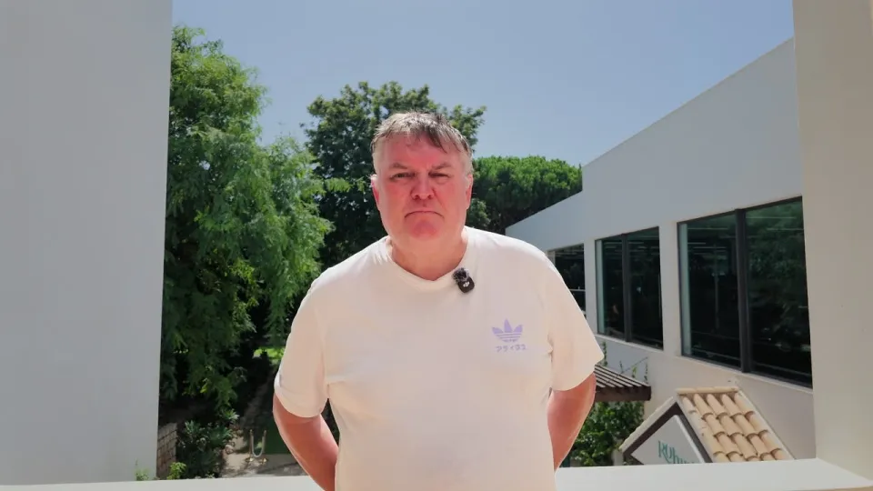 Dave Frith on camera